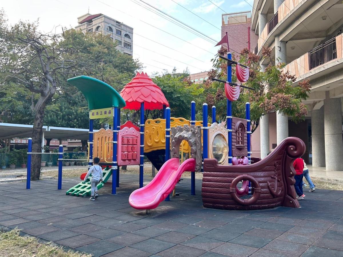 Hotel Sunshine Kaohsiung Exterior photo